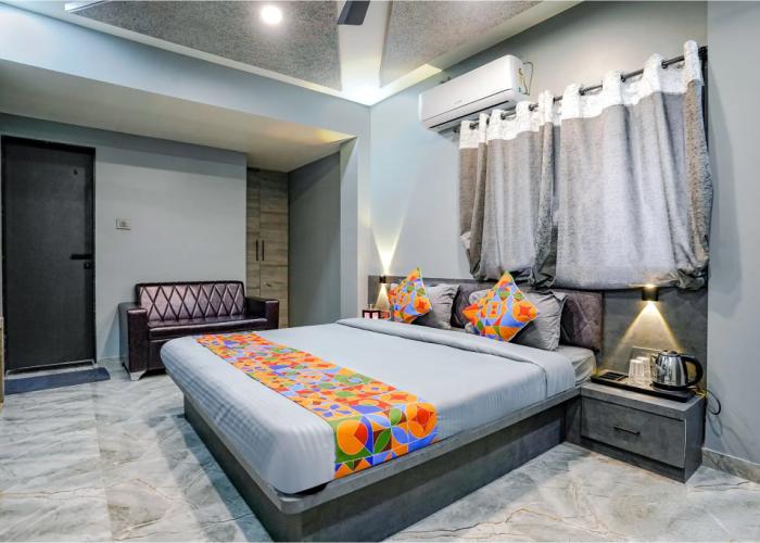 Fabhotel Viva House