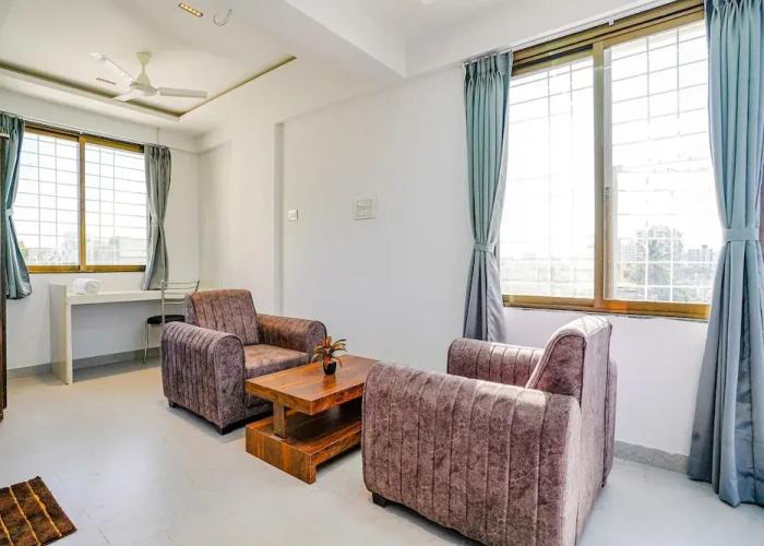 Fabhotel Crystal Inn