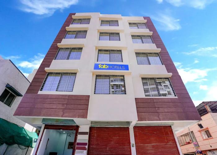 Fabhotel Crystal Inn