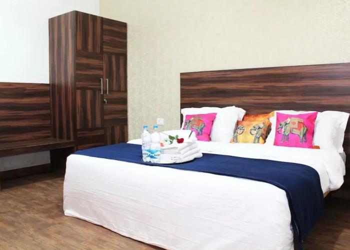 Adhunik Hotel Neemrana