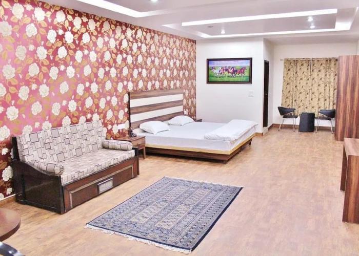 Adhunik Hotel Neemrana