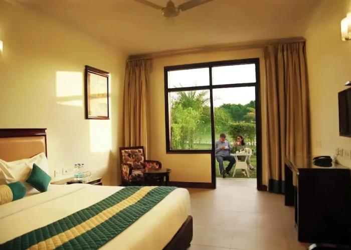 TreeHouse Sunrise Resort & Caravan Park