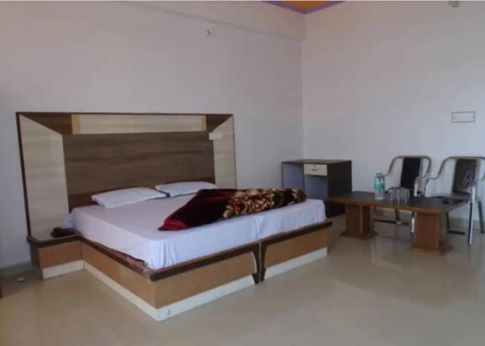 Hotel Jhansla By GRB