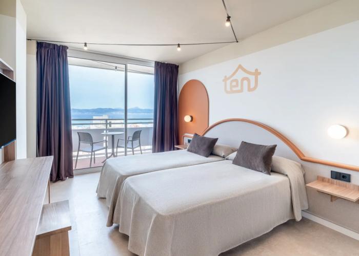 tent Arenal