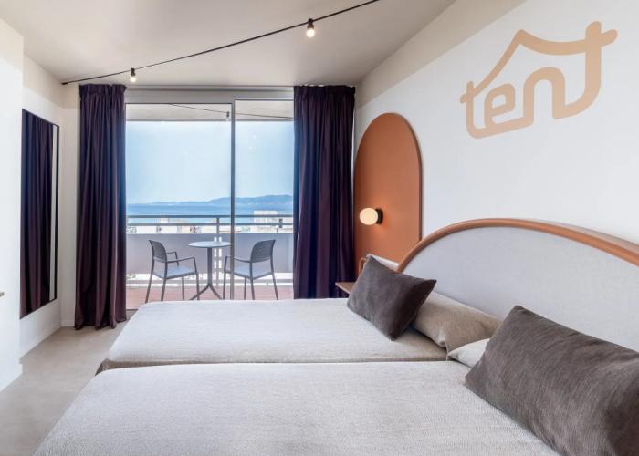 tent Arenal