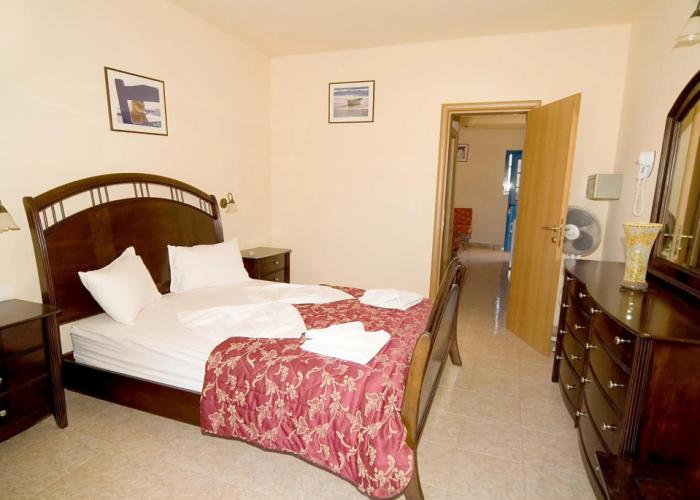 Chrysoula Hotel & Apartments
