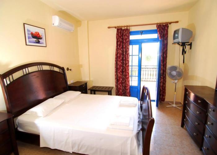 Chrysoula Hotel & Apartments