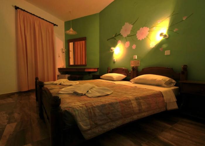 Zeus Hotel