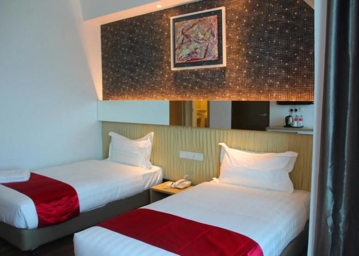 906 Premier Hotel