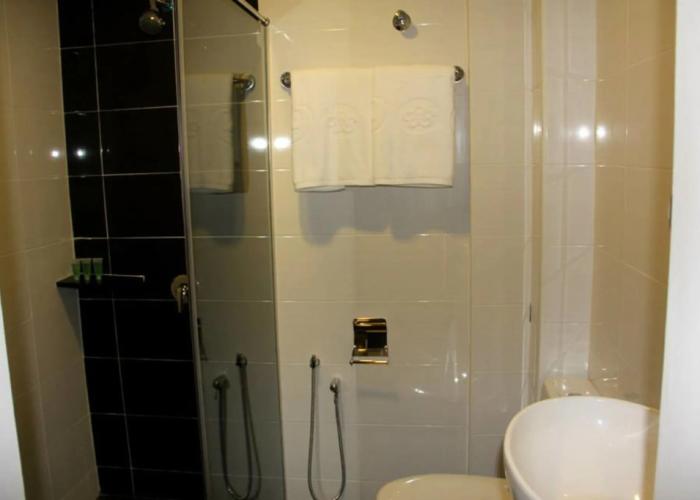 906 Premier Hotel