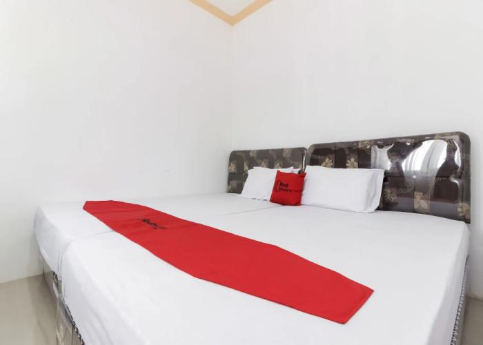 RedDoorz near Sam Ratulangi Airport