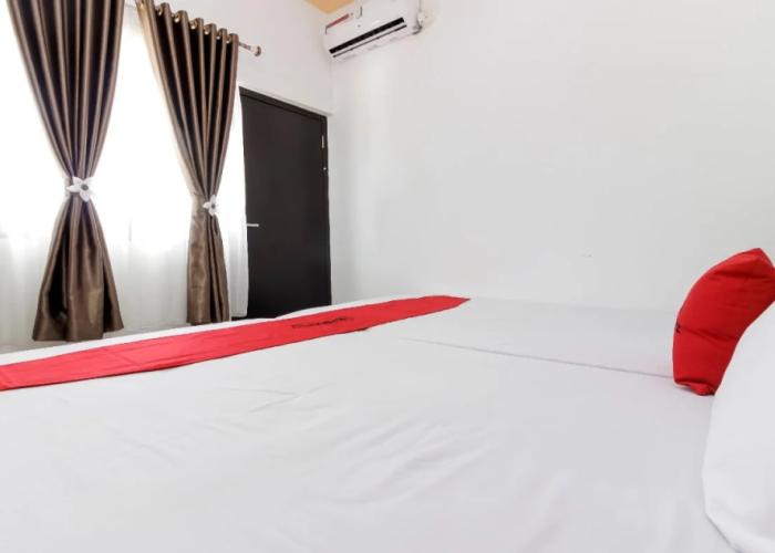 RedDoorz near Sam Ratulangi Airport