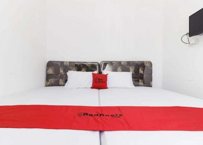 RedDoorz near Sam Ratulangi Airport