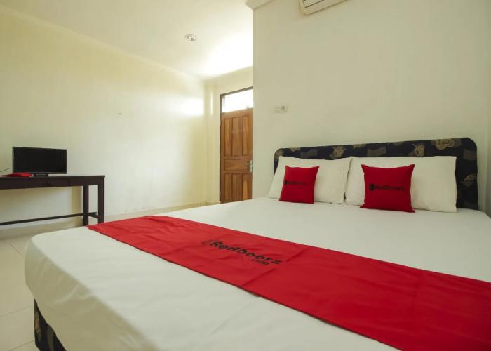 RedDoorz @ Malalayang Manado
