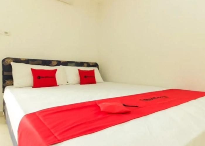 RedDoorz @ Malalayang Manado