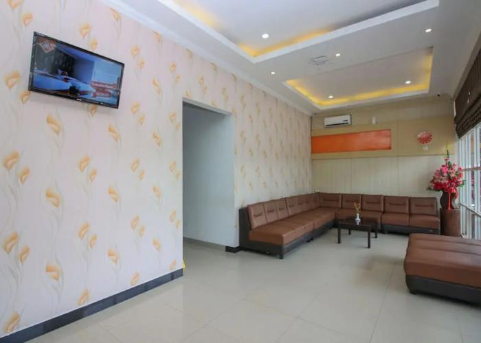 Airy Mapanget AA Maramis Manado