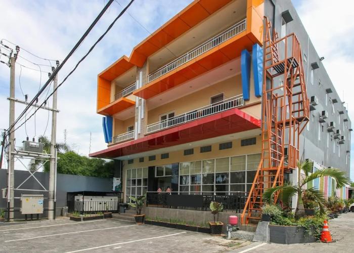 Airy Mapanget AA Maramis Manado