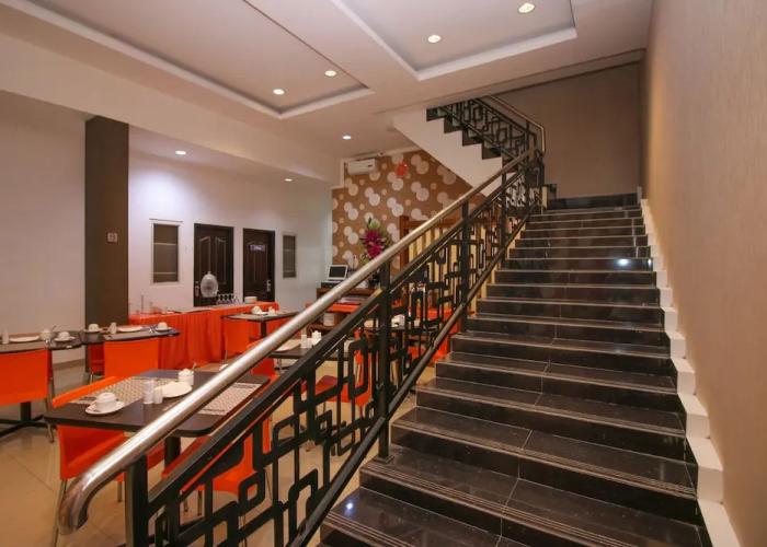 Airy Mapanget AA Maramis Manado