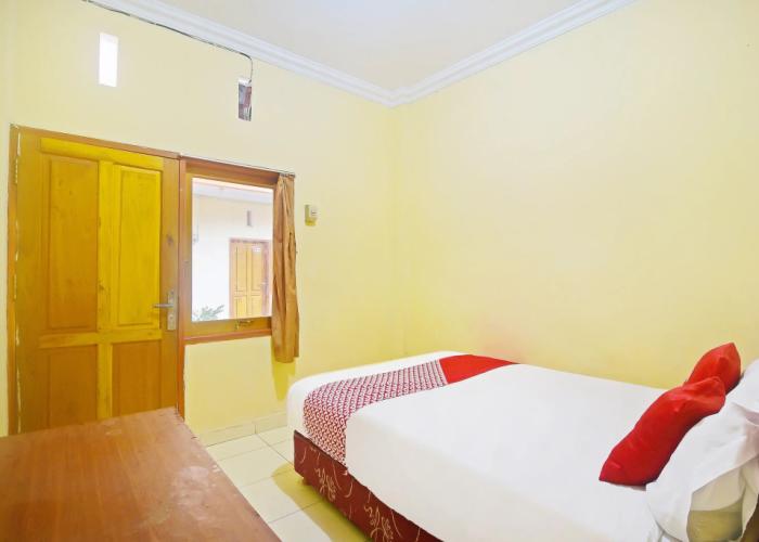 OYO 90463 A2b Guesthouse