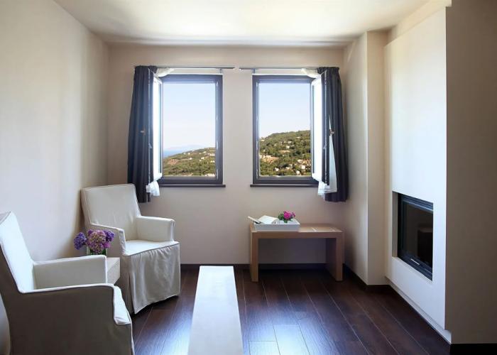 Theta Hotel