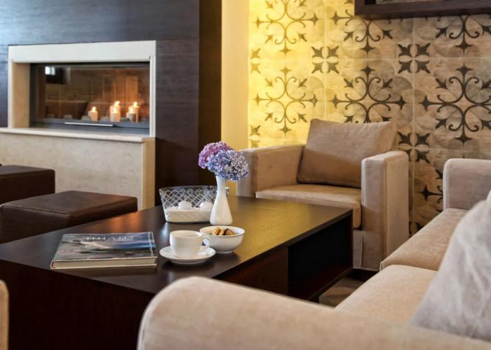 Theta Hotel