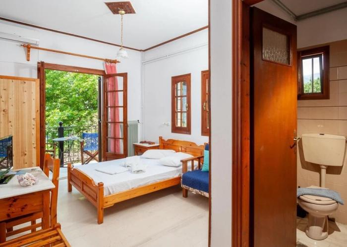 Paradeisos Double Room With Balcony 5