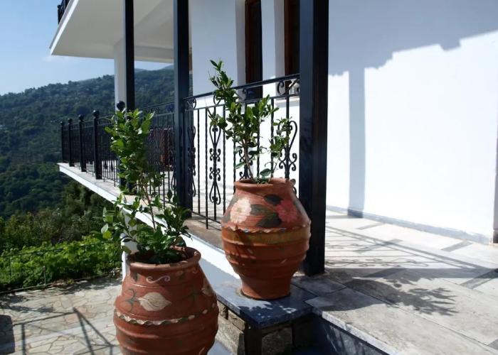 Paradeisos Double Room With Balcony 5
