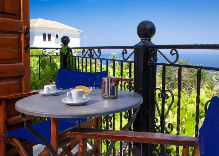 Paradeisos Double Room With Balcony 5