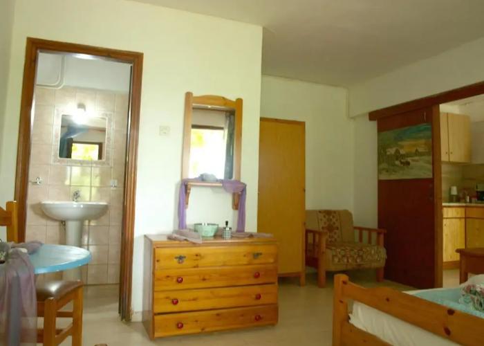 Paradeisos Double Room 6