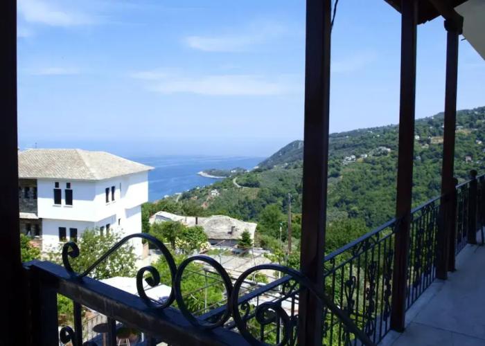 Paradeisos Studio With Garden View
