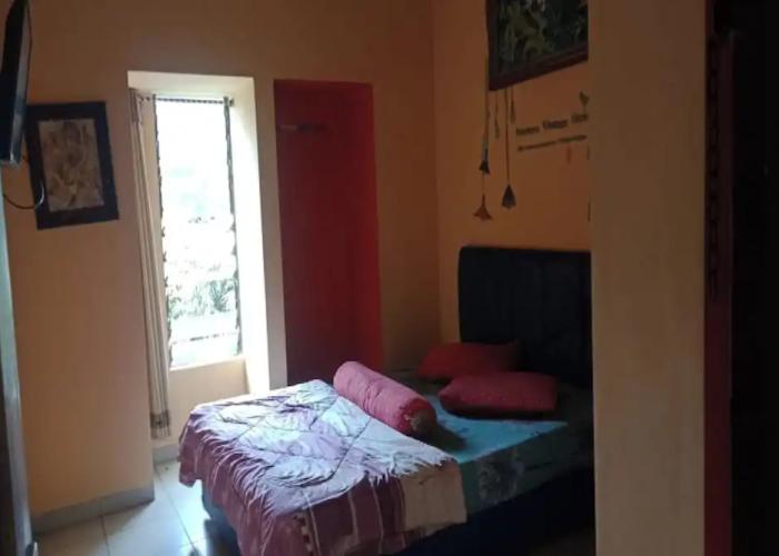 OYO Life 90646 Villa Karsinem Pasuruan