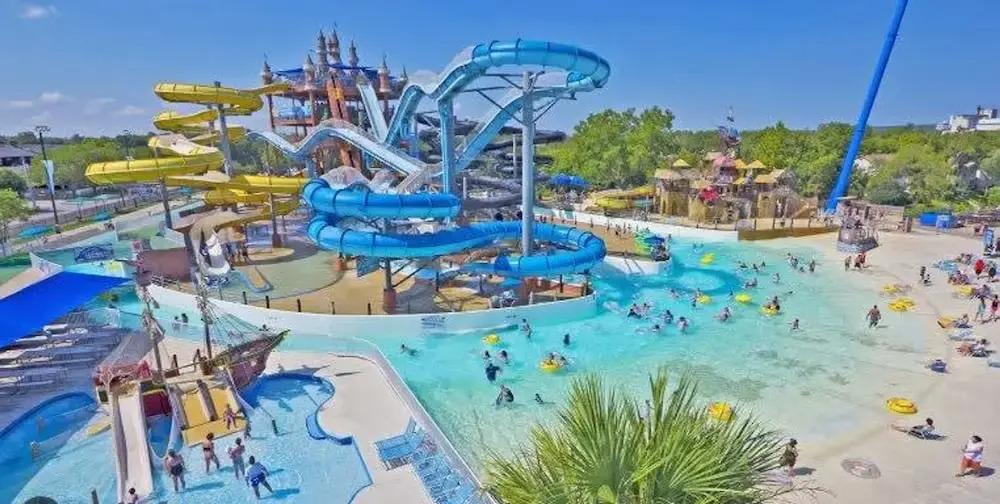 фото Modern 3 2 two Kings hot tub Fire pit 16min to Wine Trail Nearby Pickleball Courts Pools