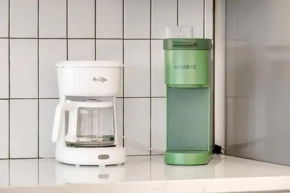 фото Modern 3 2 two Kings hot tub Fire pit 16min to Wine Trail Nearby Pickleball Courts Pools