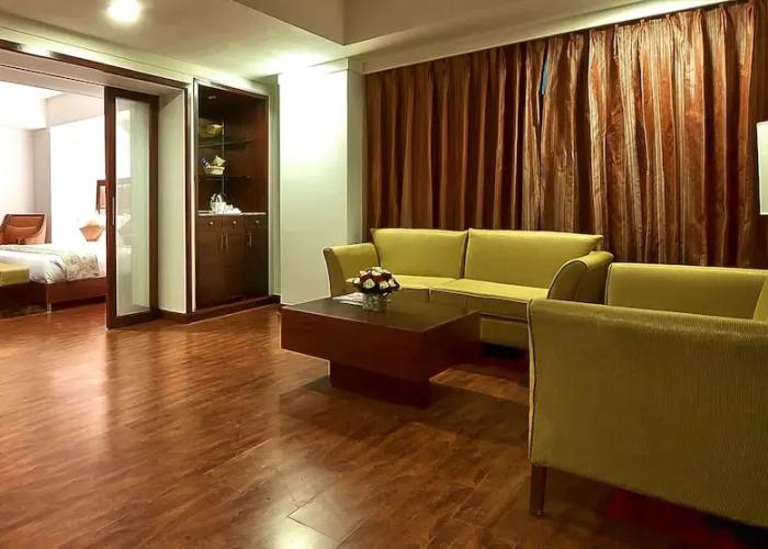 The Golden Plaza Hotel & Spa