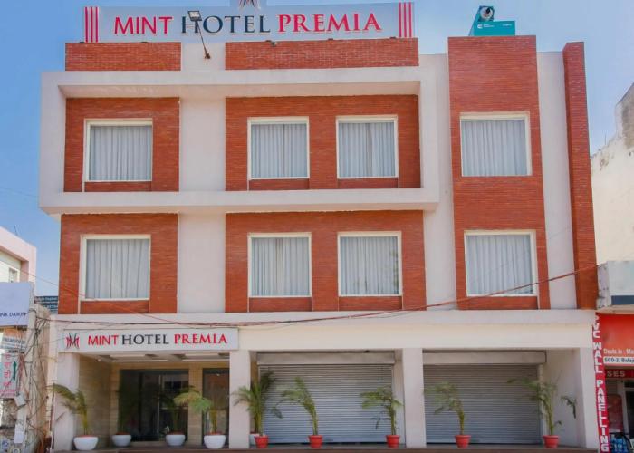 Mint Hotel Premia