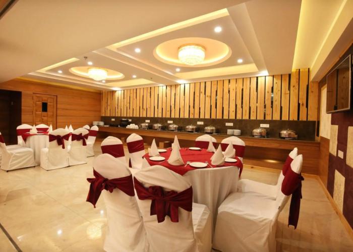 Mint Hotel Premia