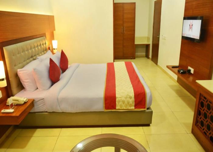 Mint Hotel Premia