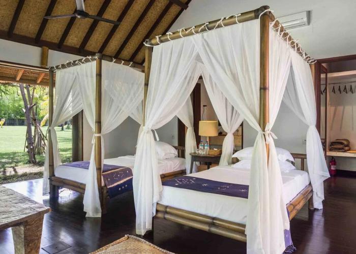 Sira Beach House