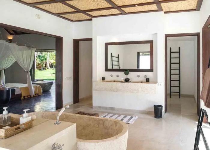 Sira Beach House
