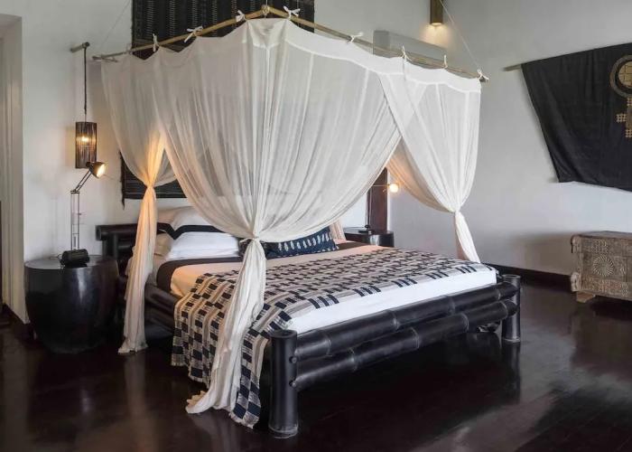 Sira Beach House