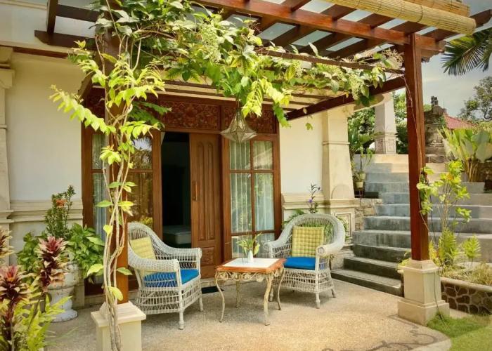 Gunung Paradis Retreat