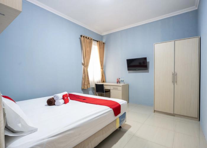 RedDoorz Plus near Siloam Karawaci
