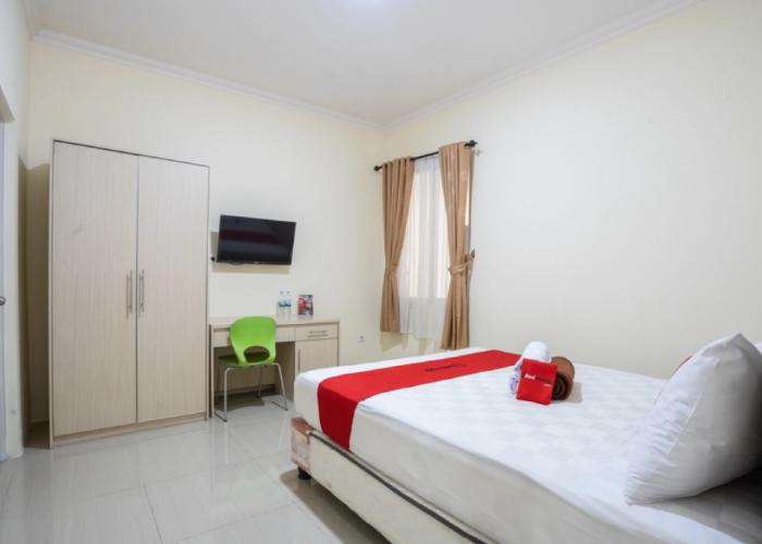 RedDoorz Plus near Siloam Karawaci