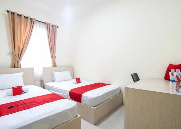 RedDoorz Plus near Siloam Karawaci