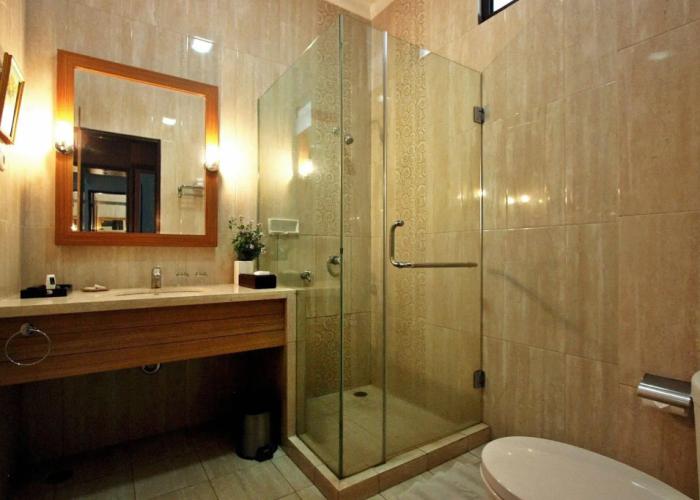 Grand Ussu Hotel & Convention