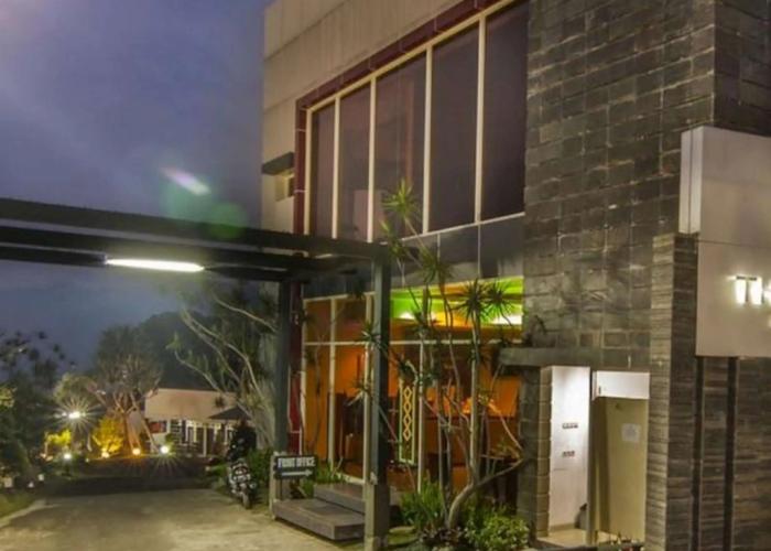 The Rizen Hotel