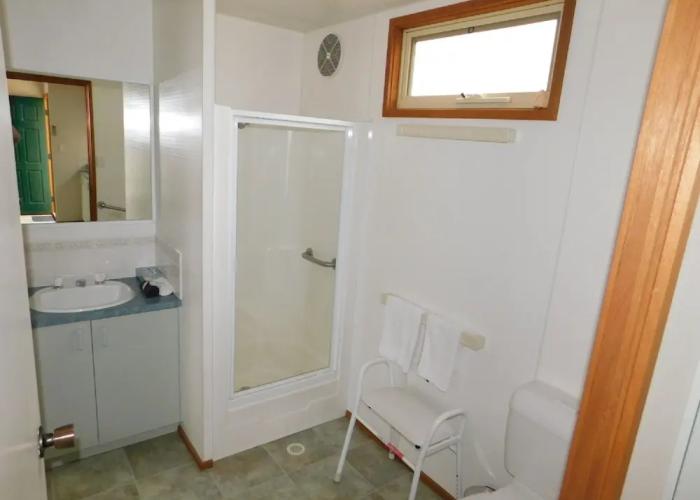 Dylene Caravan Park - 2 Br Family Cabin With Air