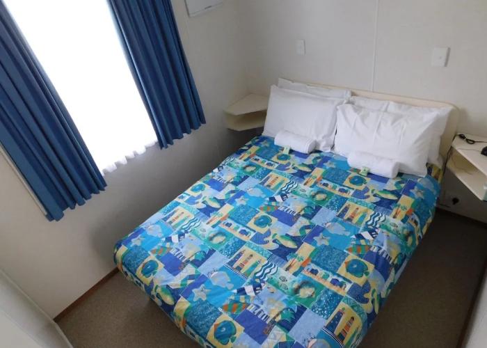 Dylene Caravan Park - 2 Br Family Cabin With Air