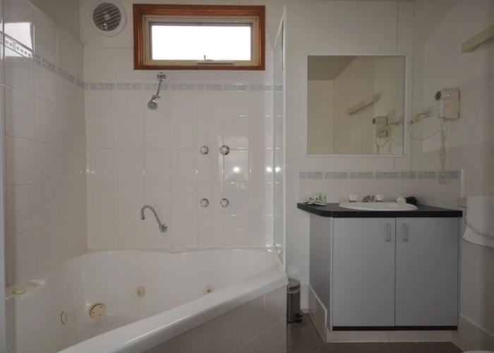 Dylene Caravan Park - 2 Br Family Cabin With Air