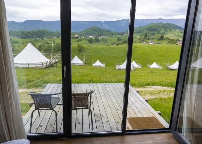 Ursa Mica Glamping Resort